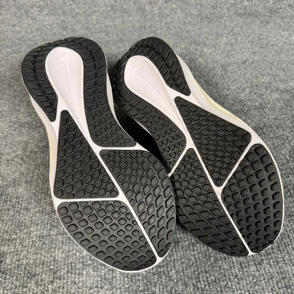 Nike Womens Size 5 Vomero 17 Low Top Shoes Sneakers Black White Running FB8502 - Picture 6 of 8
